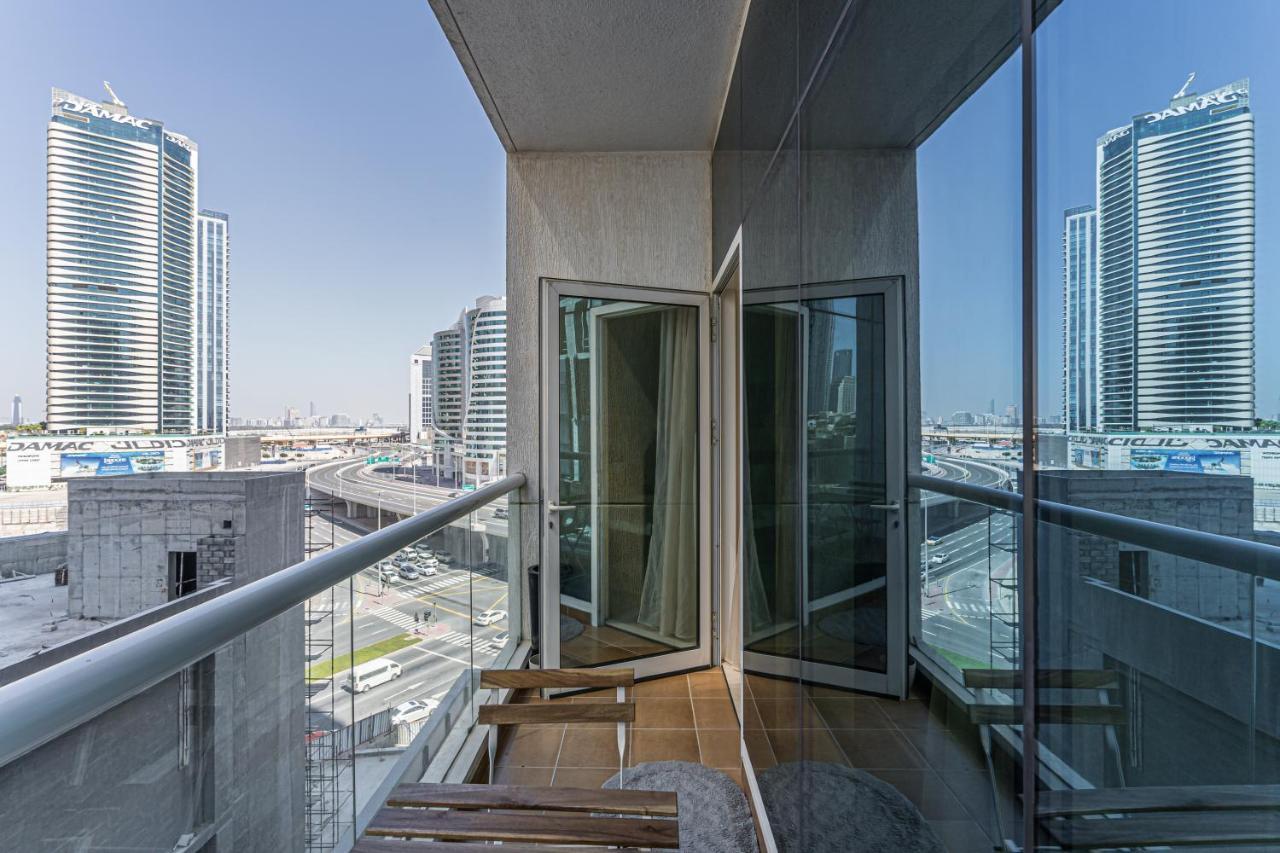Higuests - Spacious Studio With City Views Near Dubai Mall Exterior photo